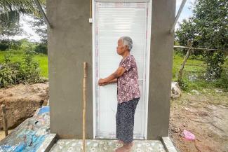 THIA WILL NO LONGER NEED TO LIMP TO AN UNSANITARY, DISTANT LATRINE AFTER SAMARITAN’S PURSE BUILT A BATHROOM AND SHOWER ON HER PROPERTY.