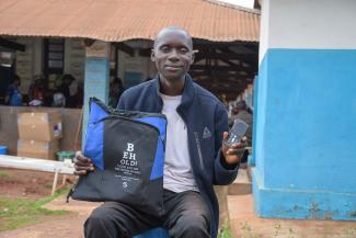 Following his procedure, we provided Ninahilo with several gifts, including an audio Bible device containing God’s Word in his language.