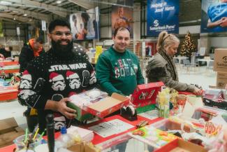 Seasonal Christmas Volunteering Opportunities in United Kingdom (UK)