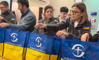Christians in Ukraine testify how Samaritan’s Purse emergency kits help them persevere through winter weather.