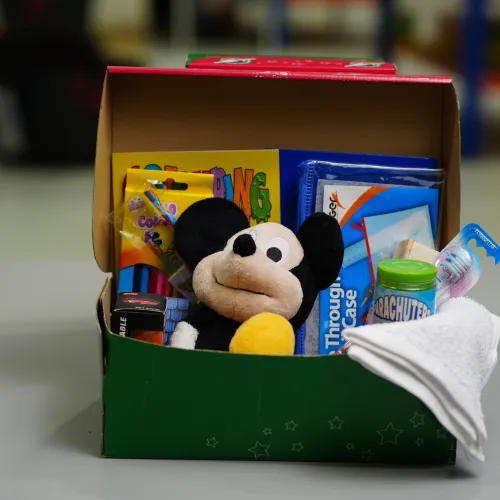donate a shoebox gift online